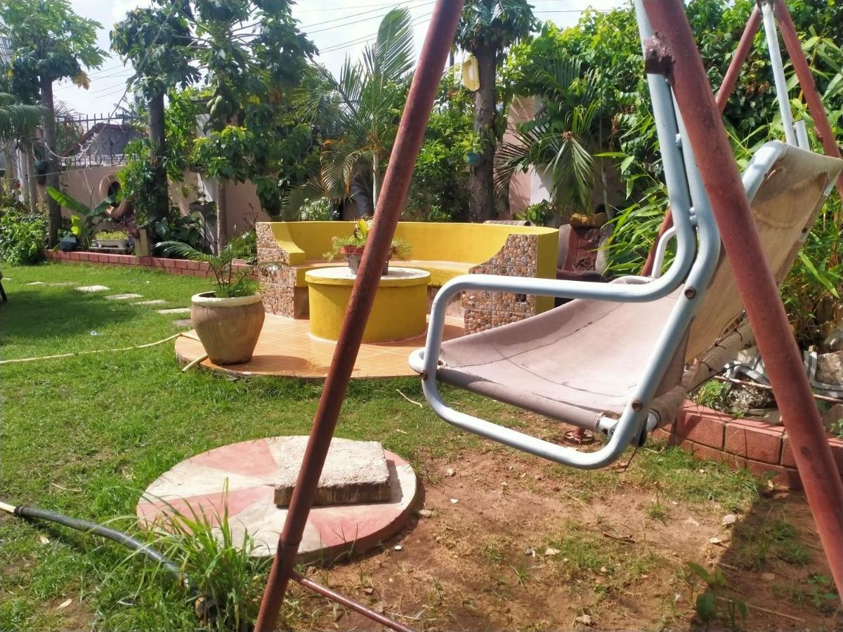 Babajay Family Home Daressalam Exterior foto