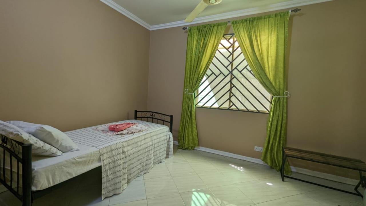 Babajay Family Home Daressalam Exterior foto