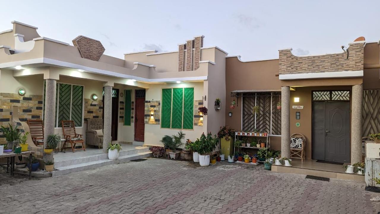 Babajay Family Home Daressalam Exterior foto