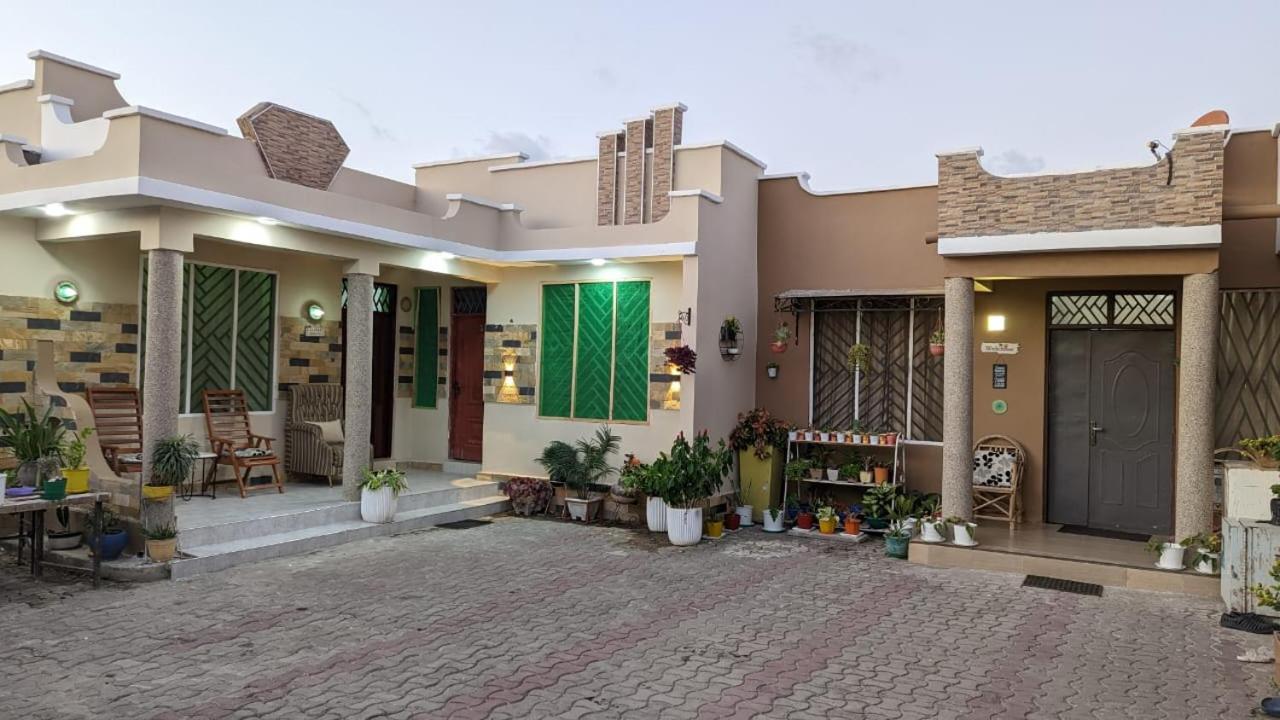 Babajay Family Home Daressalam Exterior foto